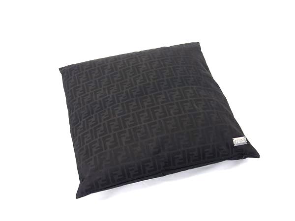 ■美品■ FENDI フェンディ ズッカ柄 キャンバス クッション インテリア レディース メンズ ブラック系 FP5853|pleasure-Store 店