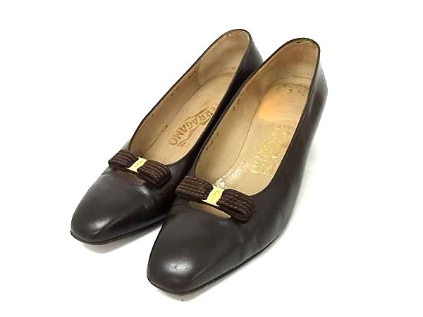 フェラガモ パンプス ヴァラ レザー ローヒール 黒 25cm mtt0401【Ferragamo】ヴァラ エナメル パンプス 黒 楽天市場