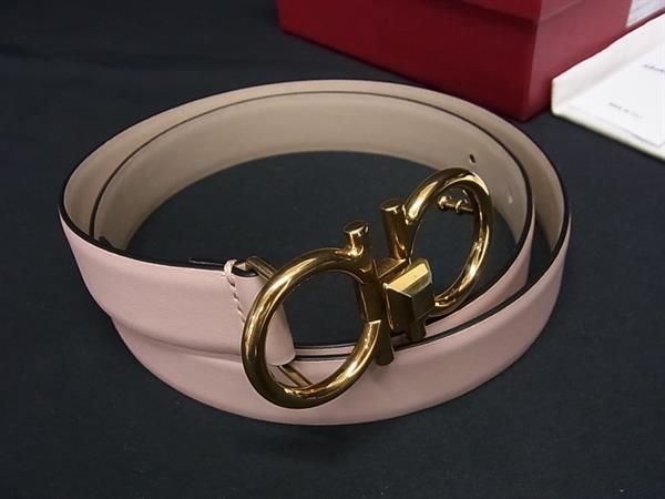 フェラガモ　ゴールドバックル ベルト フェラガモ ゴールドバックル リバーシブル ベルト - メルカリ
