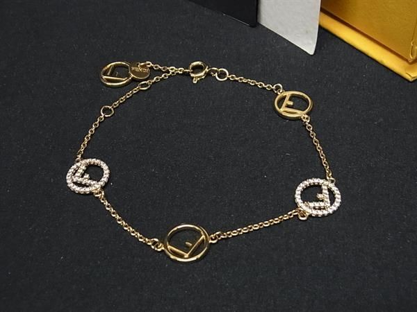 楽天市場】FENDI （フェンディ） ﾗｲﾝｽﾄｰﾝﾏﾙﾁﾁｬｰﾑﾌﾞﾚｽﾚｯﾄGP ブランド