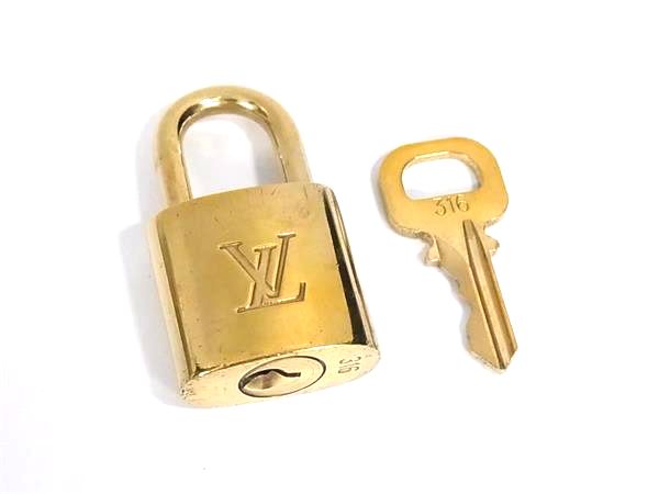 楽天市場】CHANEL シャネル カギ カデナ パドロック 南京錠 キー2つ