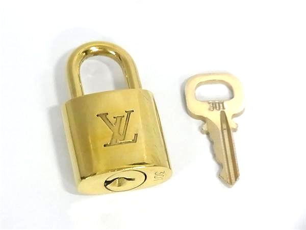 楽天市場】CHANEL シャネル カギ カデナ パドロック 南京錠 キー2つ