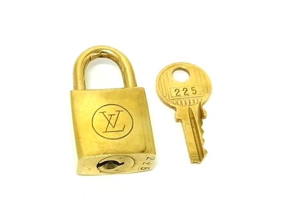 楽天市場】CHANEL シャネル カギ カデナ パドロック 南京錠 キー2つ