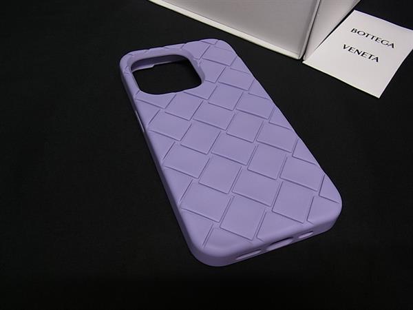 ■美品■ BOTTEGA VENETA ボッテガヴェネタ イントレチャート ラバー iPhone16 Pro 対応 スマホケース パープル系 BT5038｜pleasure-Store　店