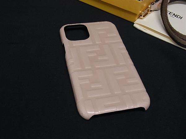 FENDI フェンディ ズッカ柄 なめし革 iPhone11pro相応う スマホケース アイフォンケース レディース ともし火ベージュ系 FU9663