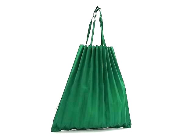 楽天市場】【me ISSEY MIYAKE/ミー イッセイミヤケ】 TRUNK PLEATS BAG