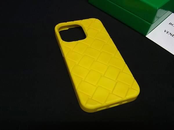 ■美品■ BOTTEGA VENETA ボッテガヴェネタ  イントレチャート 思われ人 iPhone13Pro相応う アイフォンケース 黄色系 BS1922