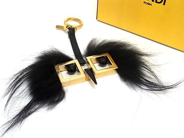 【専用】フェンディ ポンポンチャーム ファー キーホルダー バッグチャーム フェンディ ポンポンチャーム チャーム ファー パイナップル
