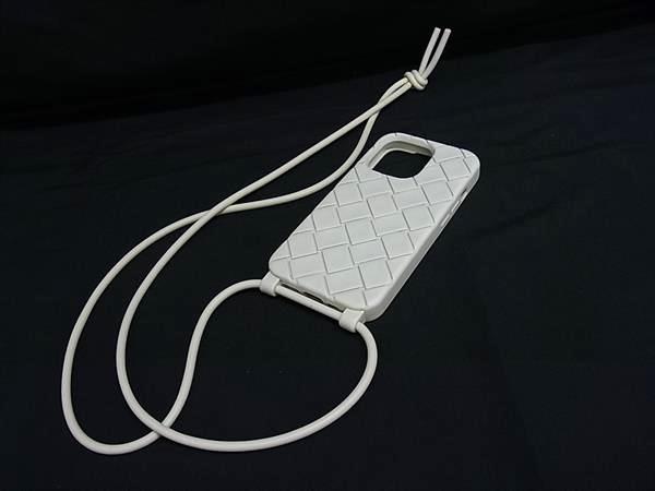 ■美品■ BOTTEGA VENETA ボッテガヴェネタ イントレチャート 思われ人 iPhone14Pro 相応う アイフォンケース 象牙色系 FQ4854