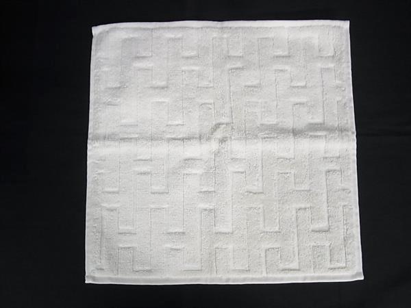 ■新品■未当て嵌める■ HERMES エルメス ステアーズ 綿織物100％ 御手々西洋手ぬぐい 人間の顔西洋手ぬぐい 象牙色系 FT5730