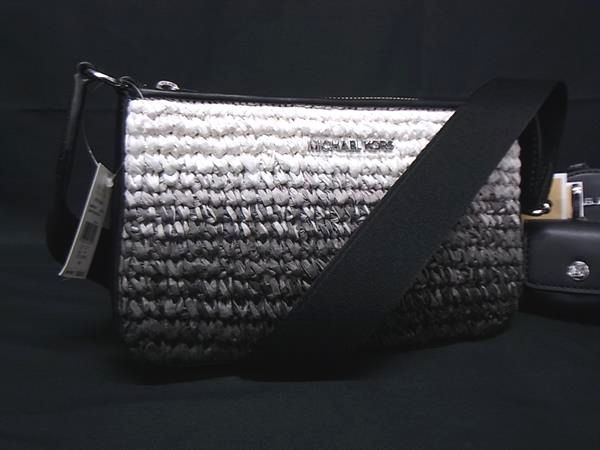 ■新品■未当て嵌める■ MICHAEL KORS マイケル教科課程 麦わら 合切袋付き添い人  ショルダーバッグ 差し交わす上半身 黒いこと系 BM9730