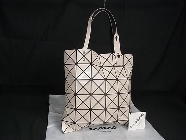 BAOBAO 美品！ BAO BAO ISSEY MIYAKEが2023/24 AWの新商品を9月に発売 │ QUI