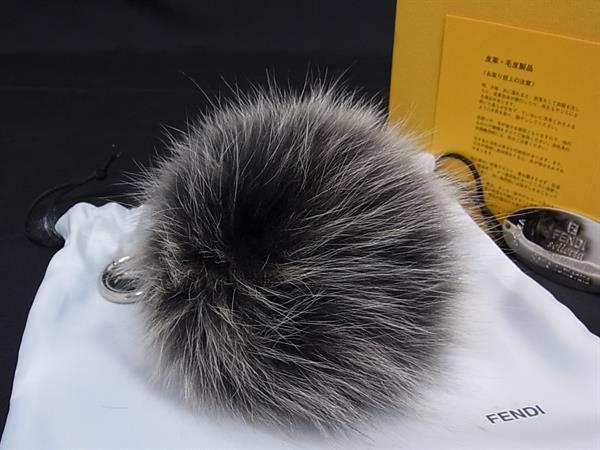 韓国グッズさま専用　フェンディ   ファーチャーム キーホルダー 楽天市場】FENDI フェンディ ポンポンチャーム バッグチャーム