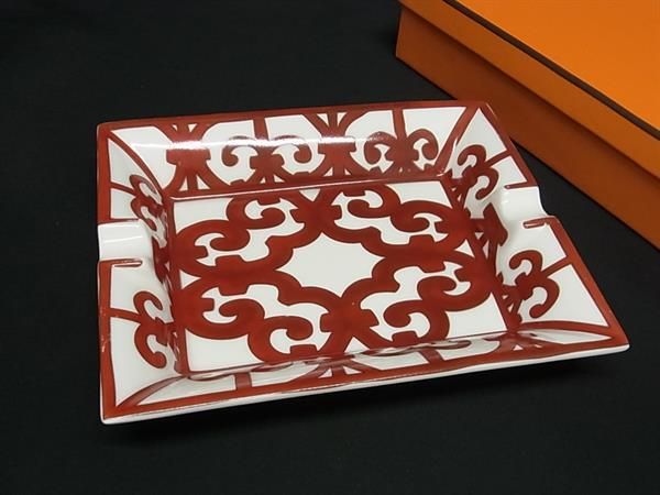Cartier カルティエ 小物入れ 灰皿 陶器製 アッシュトレイ 動物 樹木 楽天市場】Cartier カルティエ サントス アッシュトレイ 灰皿