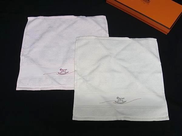 ■新品負けず劣らず■ HERMES エルメス オー ギャロップ  綿織物100% 御手々西洋手ぬぐい 汗手拭い 2点仕掛ける サクラ色系 ベージュ系 HA6333