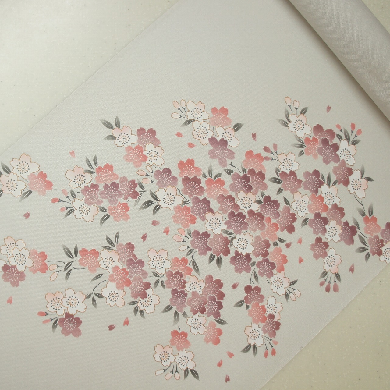 正絹織地染帯　お仕立て付き　極薄いグレー地　桜柄　お買い得品　染帯