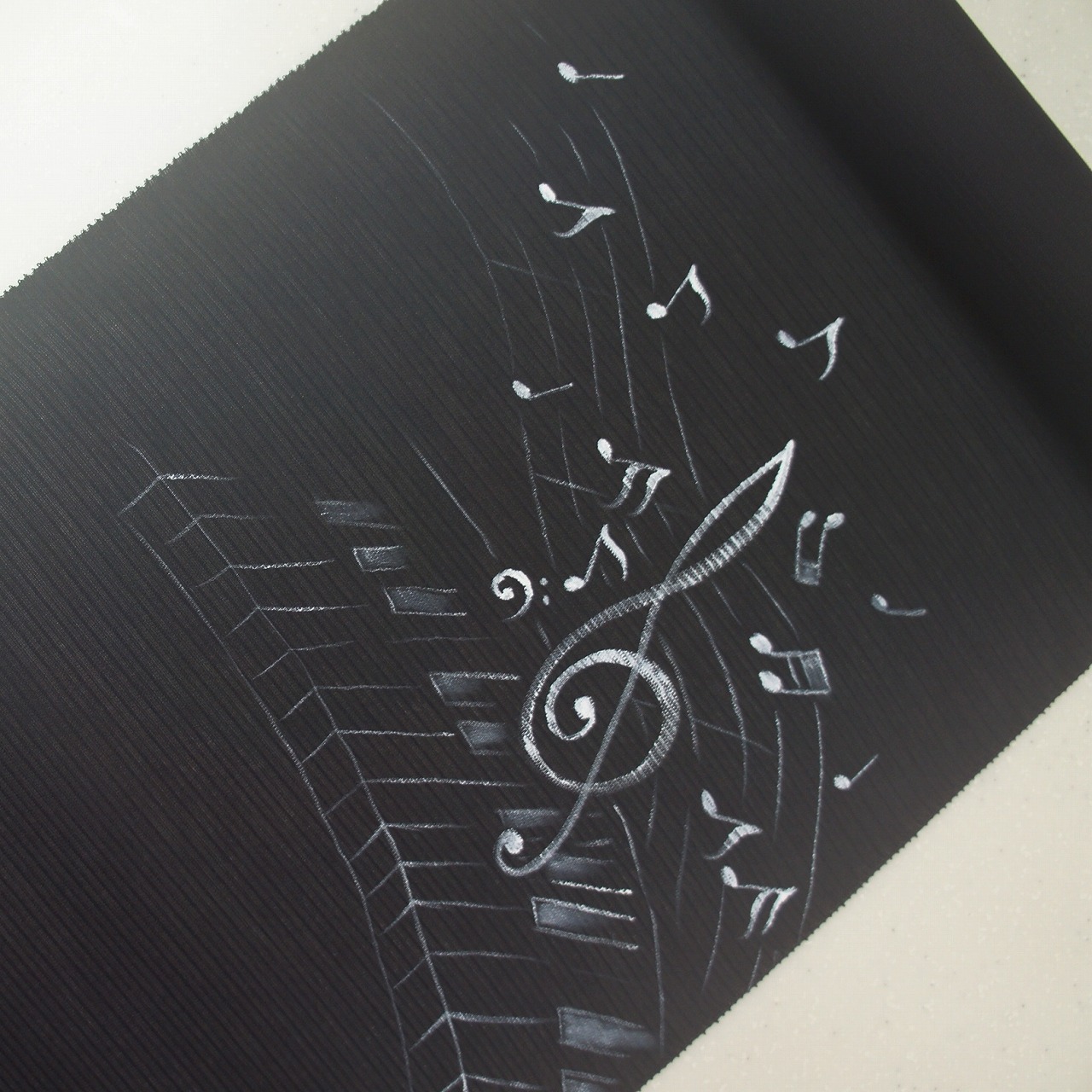 正絹紗絽手描き染帯　お仕立て付き　黒地　夏帯　ピアノ柄　単衣から盛夏
