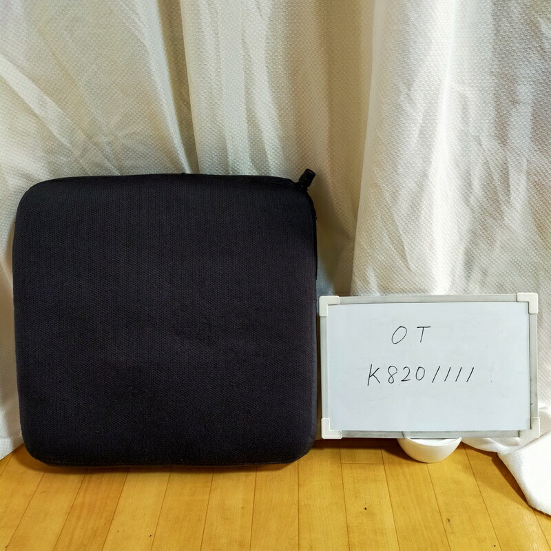 【A位置づける 中古 車いす座布団】ユーキ・トレーディング ソロストレータス56640 (OT-K820111）【車いす座布団 車イス座布団 車椅子部分品 介護装置 身のこなしかばい立て 車いすパッド 中古】