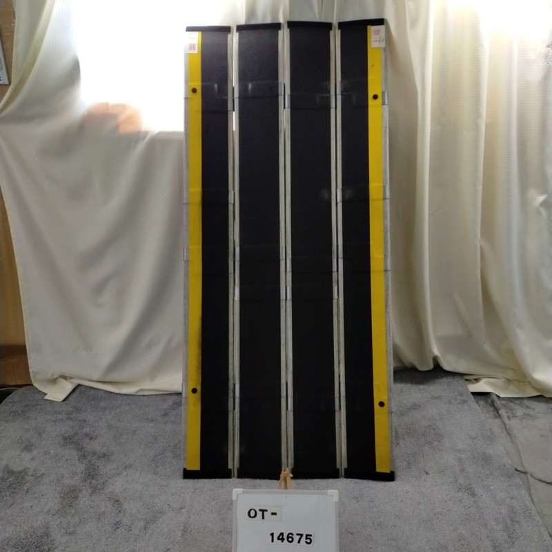 【Bランク 中古 スロープ】デクパック　シニア1.65m (OT-14675)【折りたたみ 折り畳み 持ち手つき 持ち運び 移動可能 段差解消 車いす 車椅子 車イス くるまいす 段差 バリアフリー 介助 階段 介護用品 福祉用具 台車 ゆとりっぷ 中古】