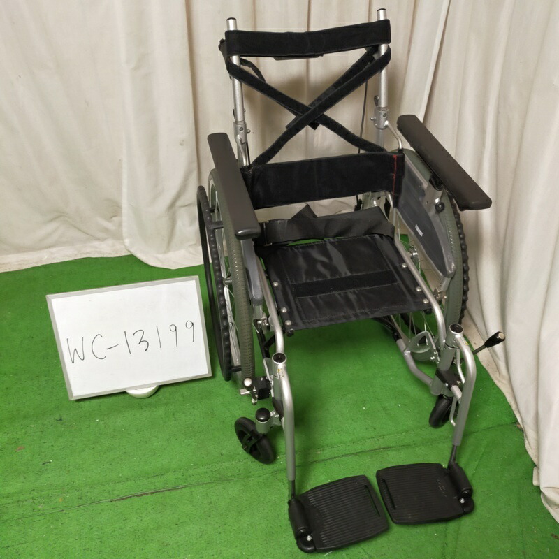 【B価値づける 中古 車いす】日進医療器 自走式車いす 座王 NA-506W (室内用) (幼児用便器-13199)【車イス くるまいす 介護 有益物の具 社会復帰 肘上：有 御手伝いうち切り：有 フットスイング：有 折りたたみ】