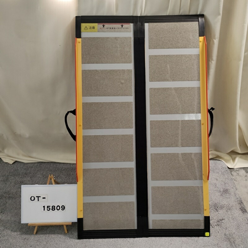 【B位置づける 中古 のり面】ケアメディックス 世話をするのり面 CS-120 (OT-15809)【段差取り止める 車椅子 持ち手 バリアフリー 折りたたみ しり押し 上がり段 介護装置 民族大移動可 手押し車】