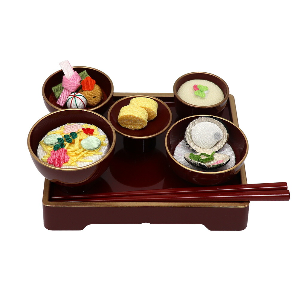 雛人形 小道具 ちりめん製 彩り祝い御膳 日本製 横幅15cm 名入れ 木札 無料特典付き 桃の節句 初節句 女の子 出産祝い お七夜 誕生日 おひなさま ひな人形 お雛様 ひな祭り 京都 龍虎堂 リュウコドウ .雛人形 小道具.