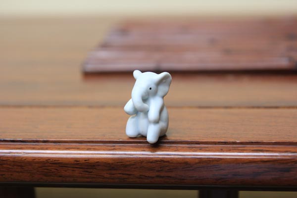 テラコッタ　赤ずきんちゃん　お座り鉢　ポット 楽天市場】テラコッタの 赤ずきんちゃん お座りセット 陶器で 安定感