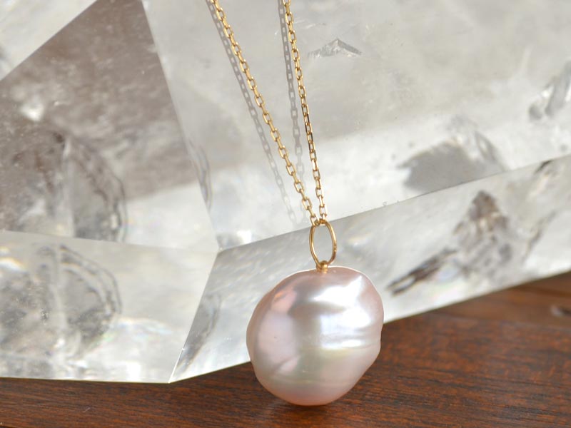 K18ペンダントトップ　チャーム　18金　淡水ベビーパール　ダイヤモンド付き　K K18ペンダントトップ チャーム 18金 淡水ベビーパール ダイヤモンド