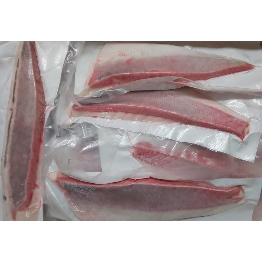 国産　養殖　ぶりロイン（皮なし又は有り）約10kg(背腹セット)ｋｇ3,600円税別　業務用　ヤヨイ　生食可　刺身用