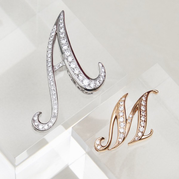 絶対一番安い ノンブル アルファ イニシャルペンダントトップ I Sサイズ 正規品 Y Alpha 12 9 I S ペンダントトップ 新品 ジュエリー アウトレット送料無料 Www Bluewaterhomecare Com