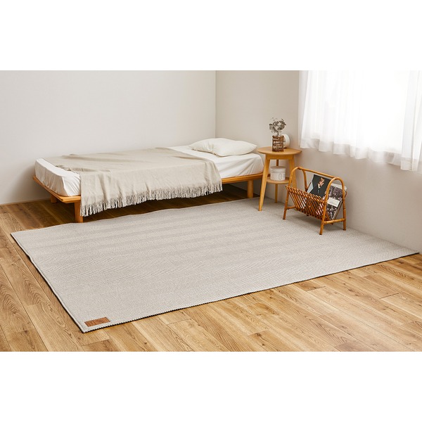 ラグマット じゅうたん 敷き物 絨毯 約230&times;330cm グレー 洗える ウォッシャブル ヘリンボンラグ 滑り止め付 ホットカーペット 床暖房可 オールシーズン リビング 洗えるヘリンボンラグが進化 グレーのオールシーズンラグ、サイズは約230&times;330cm 一年中快適な床暖房対応 清｜夢の小屋