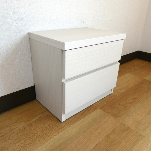 高い耐久性 頑丈 薄型チェスト タンス キャビネット /座れる整理 収納 ベンチ【2段 幅45cm ホワイト木目調】 奥行30cm 日本製 国産 『ウスピッタ』【完成品】 白 頑丈でスリムなチェスト兼収納ベンチ 座れる2段式45cm幅のホワイト木目調、30cm奥行き 日本製の高品質『ウス
