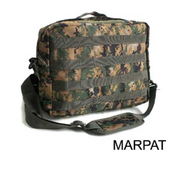 アメリカ軍 2WAY ショルダー バッグ カバン MARPATウッド モール A4対応 ナイロンキャンバス地 防水加工 米軍 レプリカ アメリカ軍の2WAYショルダーバッグ、米軍のボストンバッグにもなるストラップ付コンバットバッグ モールやA4対応で、ナイロンキャンバス地に防水加工 M