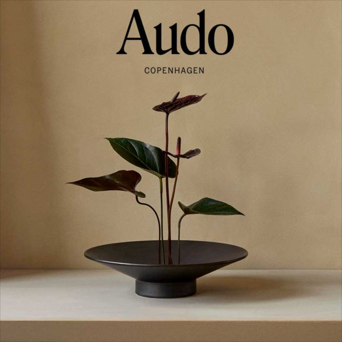 花瓶 フラワーベース おしゃれ 人気 ハナベース H7 アンバー 正規輸入品 北欧 インテリア 高級 Audo オドー 通販 入れるだけ 数本で様になる 生けやすい剣山付き シンプル Japandi｜家具・インテリア雑貨のMashup