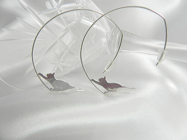 完売 ピアス 日本製 キャットピアス ネコアクセサリー 可愛い猫ピアス ２個セットピアス ネコ レディースピアス シルバーネコフープピアス 伸び伸びネコピアス ブランド Blue Zone Young Cat ブルーキャット Auktn 送料無料 Firstbev Ng