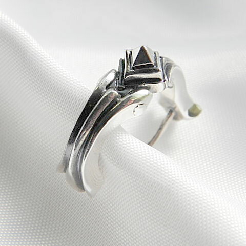 楽天市場 エッジの効いたフープタイプのメンズピアス メンズピアス フープピアス メンズ スタッズピアス メンズアクセ ピアス ハンドメイド 日本製ブランド Dada Silver Works Auktn 送料無料 シルバーアクセサリー夢ロード