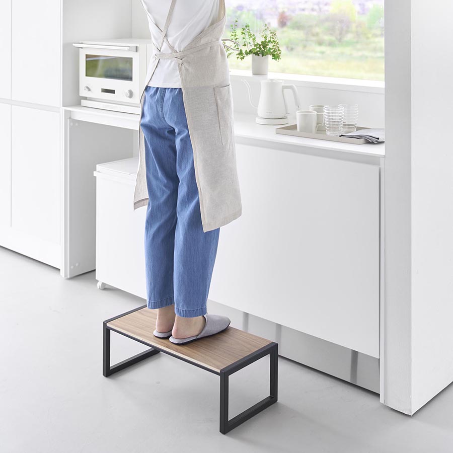 山崎実業　踏み台 タワー W60 ブラック 4903208101264　【品番：010126】