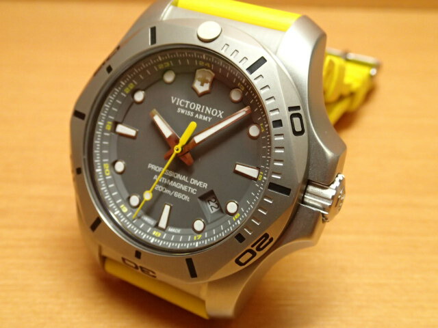 victorinox inox diver yellow