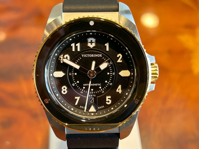 ビクトリノックス VICTORINOX ジャーニー Journey 1884 ブラック文字盤 クォーツ 242014 日本正規品 メンズ 腕時計 お手続き簡単な分割払いも承ります。月づきのお支払い途中で一括返済することも出来ますのでご安心ください。
