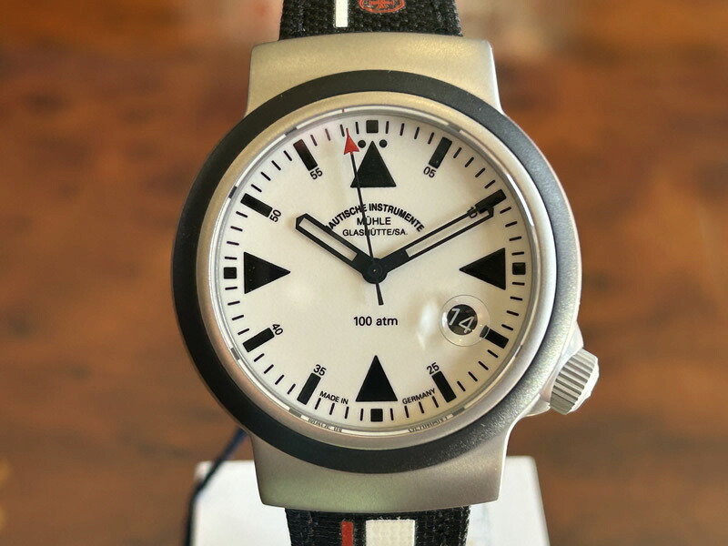ミューレグラスヒュッテ ウオッチ S.A.R. Rescue-Timer LUMEN レスキュータイマー lm 42粍 自動小銃一巻き （自動小銃） M1-41-08-CB 【置き目代わりになる店商いもの】