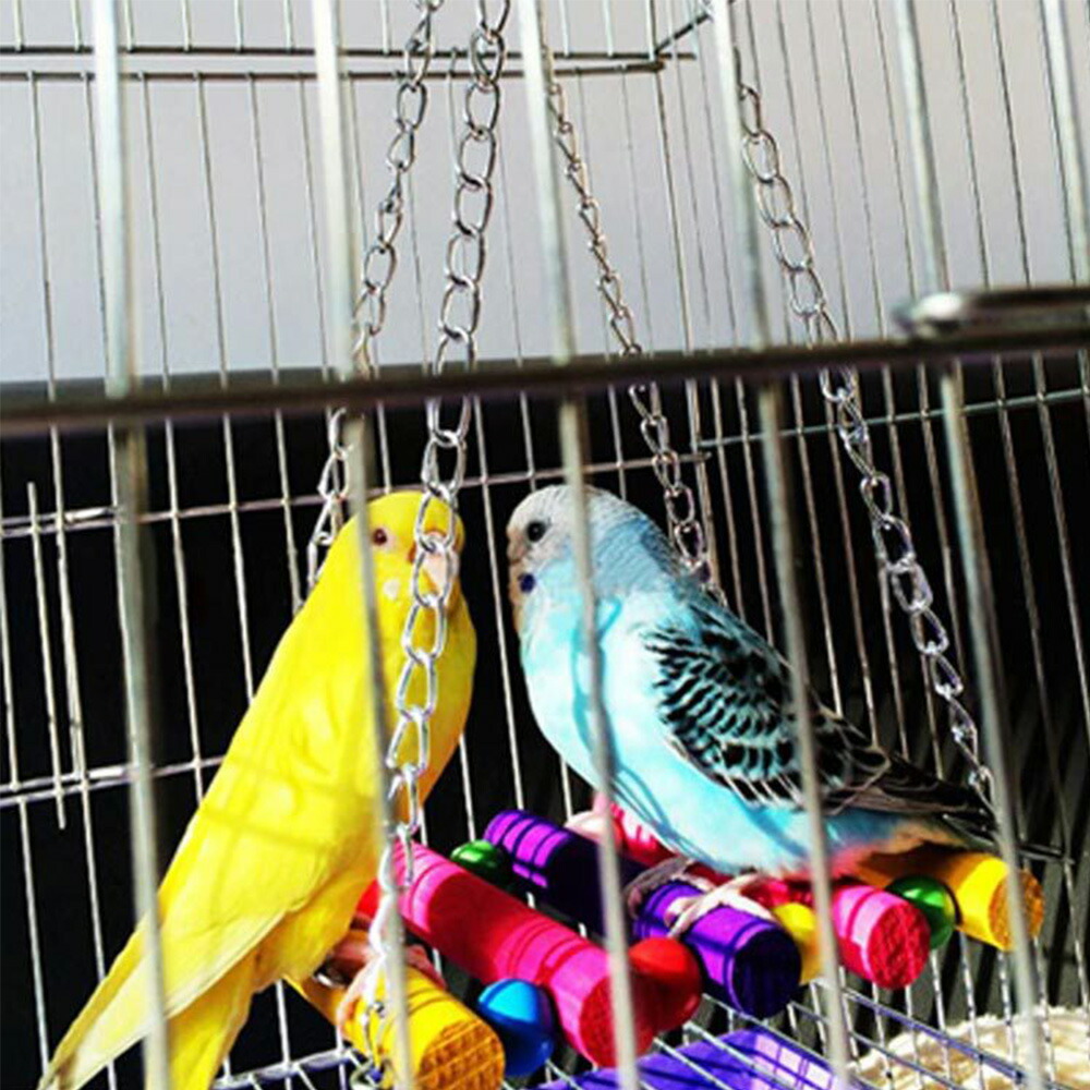 新しい季節 インコ おもちゃ バードトイ 鳥おもちゃ 鳥グッズ 鳥の遊び場 吊下げタイプ玩具 セキセイインコ かじり木 鈴 鳥 オウム セキセイ  はしご ラダー 秋千 木製ブロック ラタンボール ケージ 飾り 天然木 噛む玩具 ストレス解消 qdtek.vn