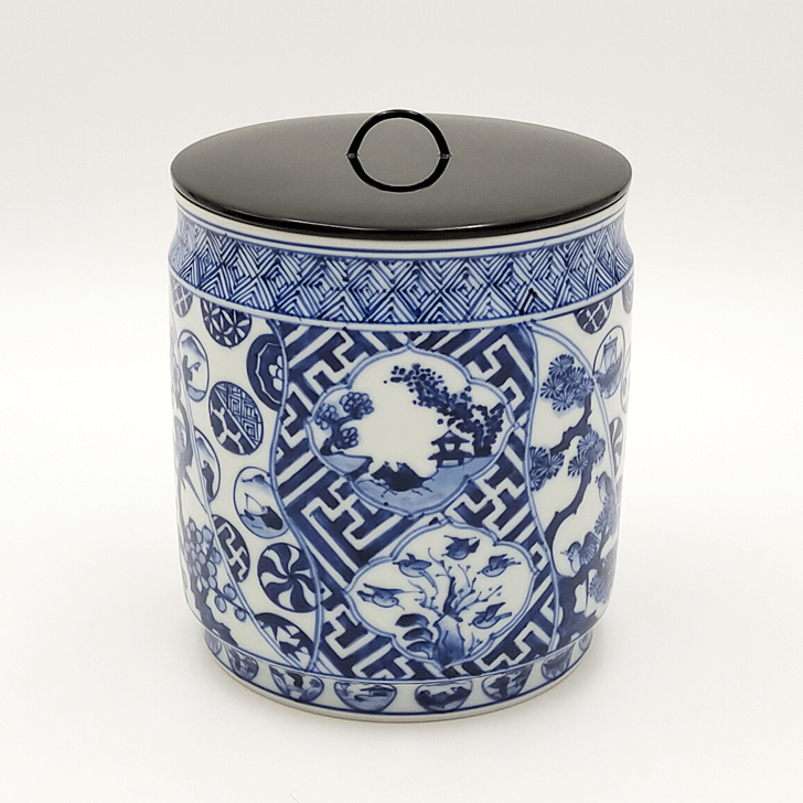 【中古】手塚充作 染付祥瑞水指 一重口 松竹梅 瓔珞文 吉祥文 共箱｜茶道具おもしろ逸品堂