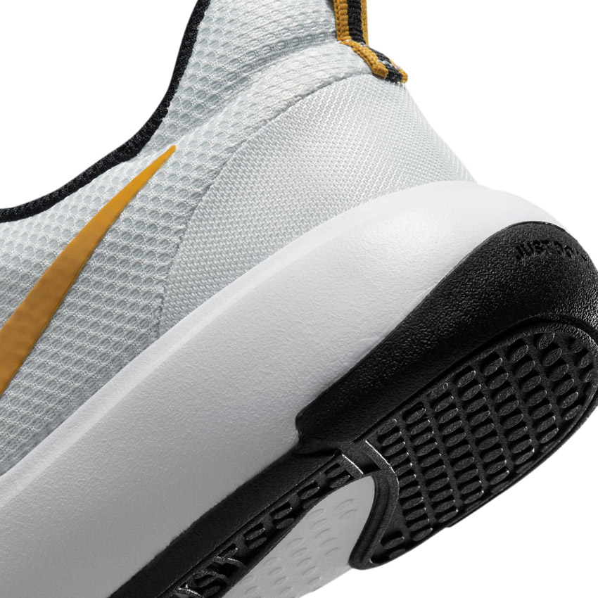 爆安プライス ナイキ NIKE TRAINING トレーニング スニーカー 白色 ...