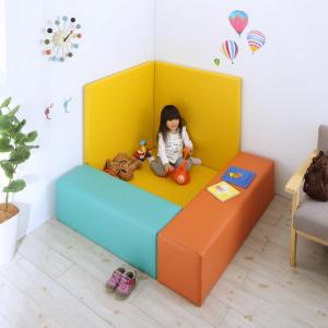 プレイマット タイルカーペット 法人様必見。子供に安全安心のコーナー型キッズプレイマット 5点セット フロアマット1枚+スツール2枚+壁面マット2枚 125×125|電器と雑貨のマスコット