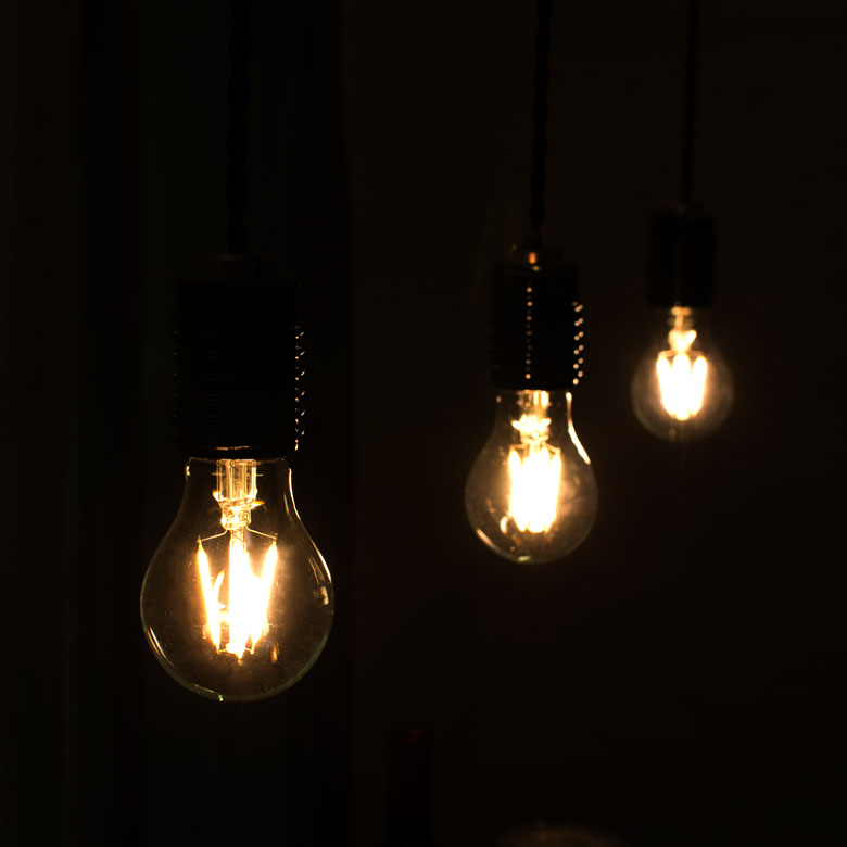 楽天市場 Led電球 レトロランプ E26口金 クリア梨型 電球 E26 裸電球 梨型 ペンダントライト 1灯 おしゃれ レトロ 電球 アンティーク ソケット インテリア照明 フィラメント エジソン球 塩系 インテリア 男前 西海岸 透明 生活雑貨のネットショップelements