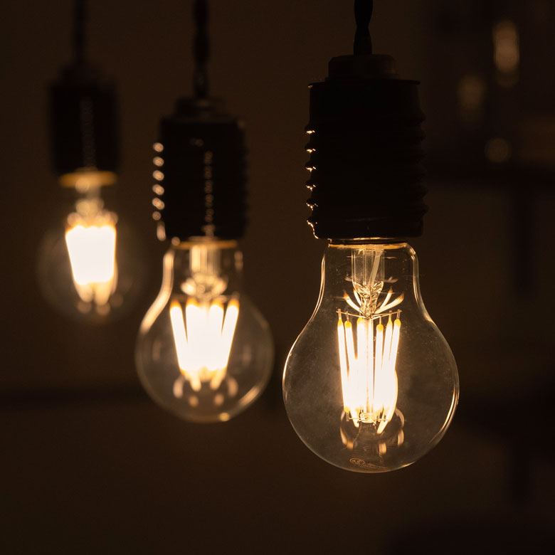 楽天市場 Led電球 レトロランプ エジソン型 梨型 電球色 ミニサイズ 直径6cm E26 クリア 電球 小さめ エジソン電球 エジソン球 フィラメント 裸電球 照明 ペンダントランプ ペンダントライト おしゃれ ヴィンテージ インダストリアル 生活雑貨のネット
