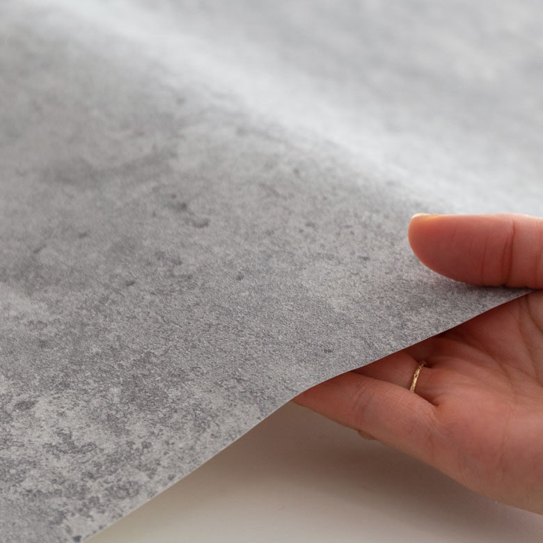 はがせる壁紙 植物柄 模様替え Diy インテリア リビング リアル トイレ シール かわいい 輸入壁紙 クロス 簡単施工 壁紙張替え インテリアシート アクセントクロス ウォールペーパー ナチュラル 壁紙 はがせる コンクリート柄 フリース壁紙 幅53cm 10m巻 グレー