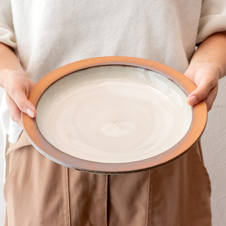 【楽天市場】皿 プレート 直径27cm ホワイト ブラウン 丸皿 平皿 九寸皿 大皿 ツートーン シンプル ナチュラル おしゃれ 和食 洋食
