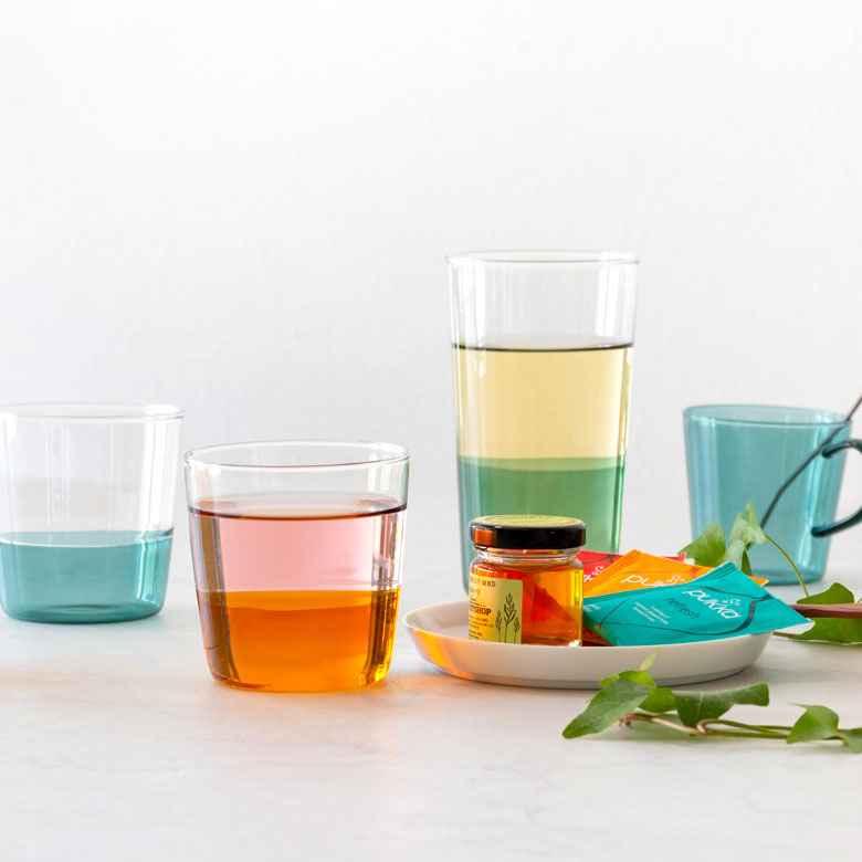 楽天市場 グラス コップ ガラス 300ml ツートーン オレンジ ブルー ガラスコップ 耐熱ガラス 色ガラス アンバー 琥珀色 ブルーグリーン バイカラー 軽い ウォーターグラス おしゃれ レトロ シンプル ギフト プレゼント 贈り物 かわいい 北欧 生活雑貨の