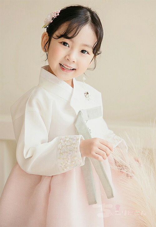 【F-544M1号即日出荷可能】 韓国直輸入 子ども用チマチョゴリ 韓服 結婚式 入園式 ピアノ発表会 イベント♪ 七五三 お誕生日 演奏会にも ペチコート チュモニ セット ふんわり 伝統スタイル オッコルム ノリゲ トルティ｜いろんな雑貨　ZAKKA